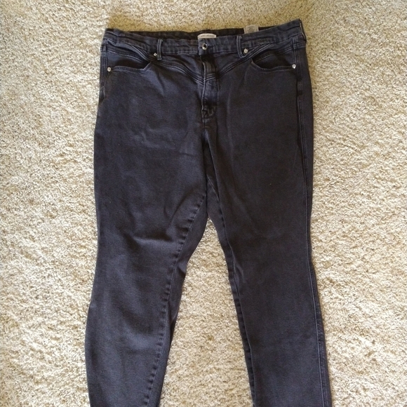 ::SOLD::Good American Women’s Yoke Skinny Jeans Charcoal Size 22 Plus Size Crop - Picture 2 of 10